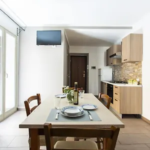 Apartament Meschita Little House Włochy