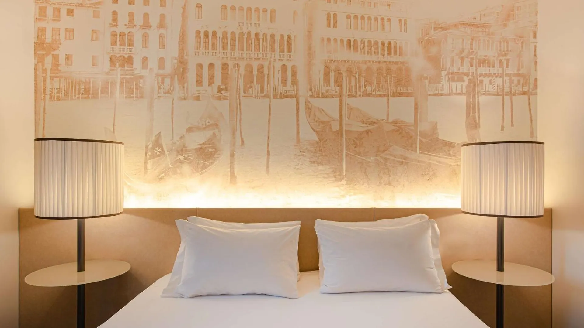 **** Hotel Hyatt Centric Murano Venice Italië