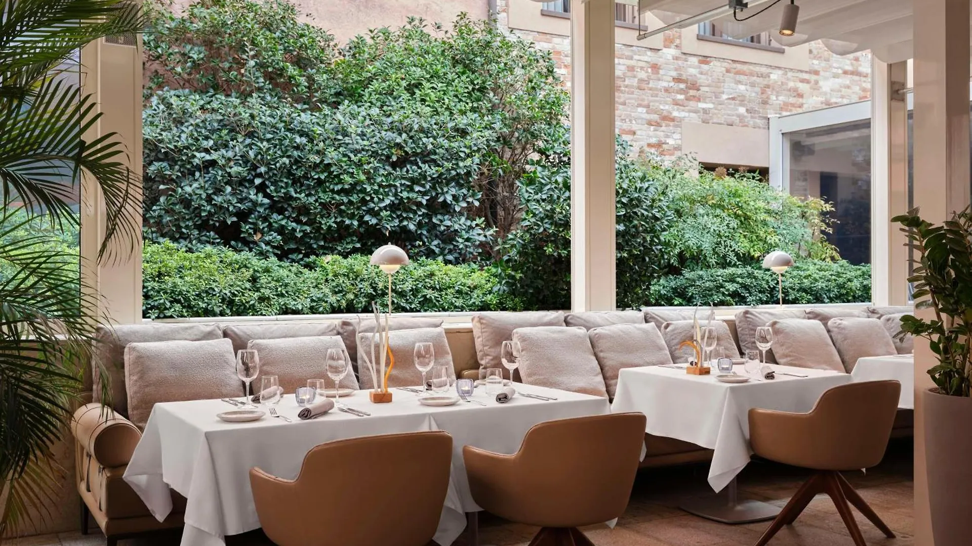 Hyatt Centric Murano Venice 4*,